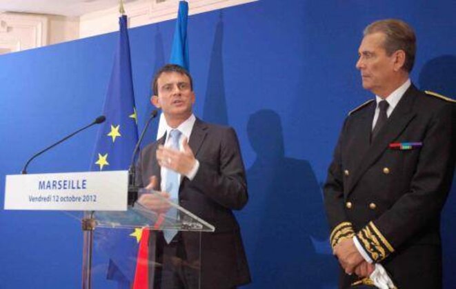 Manuel Valls et le nouveau préfet de police de Marseille, Jean-Paul Bonnetain, en octobre 2012. © LF Manuel Valls et le nouveau préfet de police de Marseille, Jean-Paul Bonnetain, en octobre 2012. © LF
